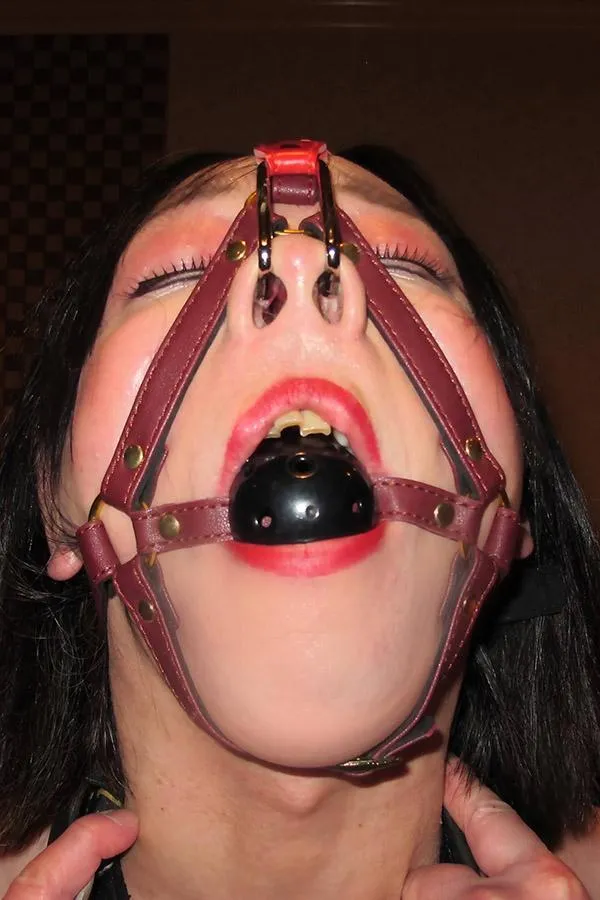 Crossdresser nose hooked