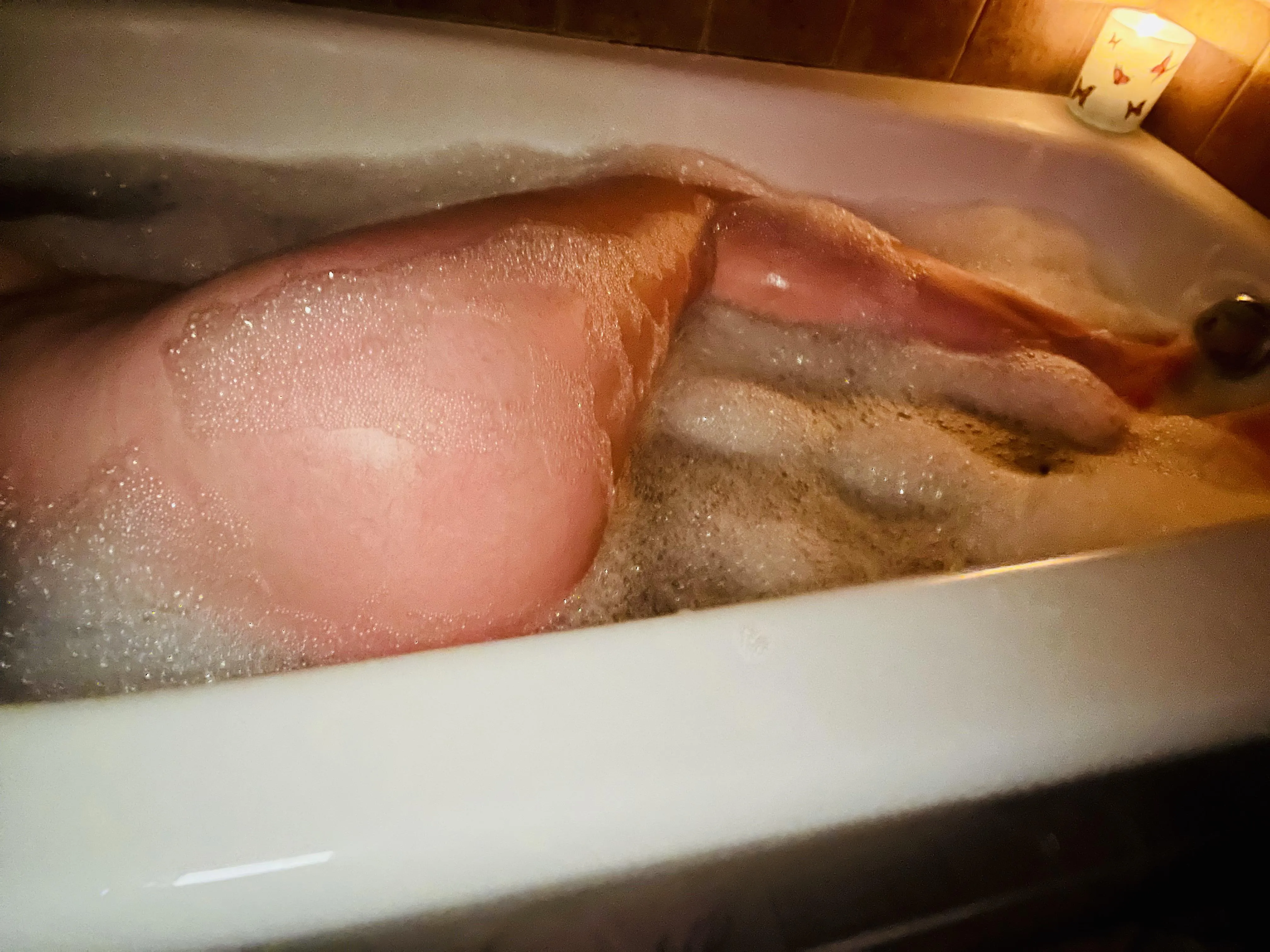 I am my own muse. My body is the canvas 🌋👩🏻‍🎨✨