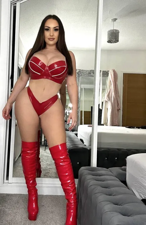 I can't wait to test my new fit today together with a naughty