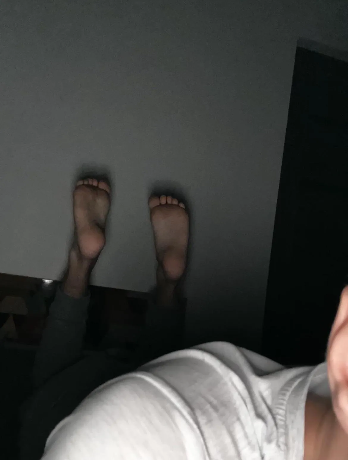 I only have one bed.. so if you want to sleep at my place we will have to sleep face-to-foot