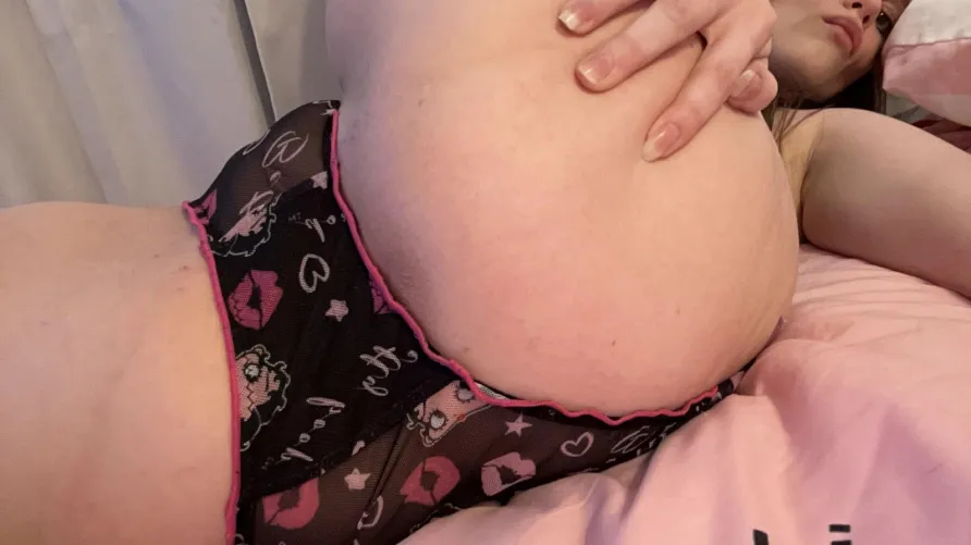 i want my small pussy eaten so bad