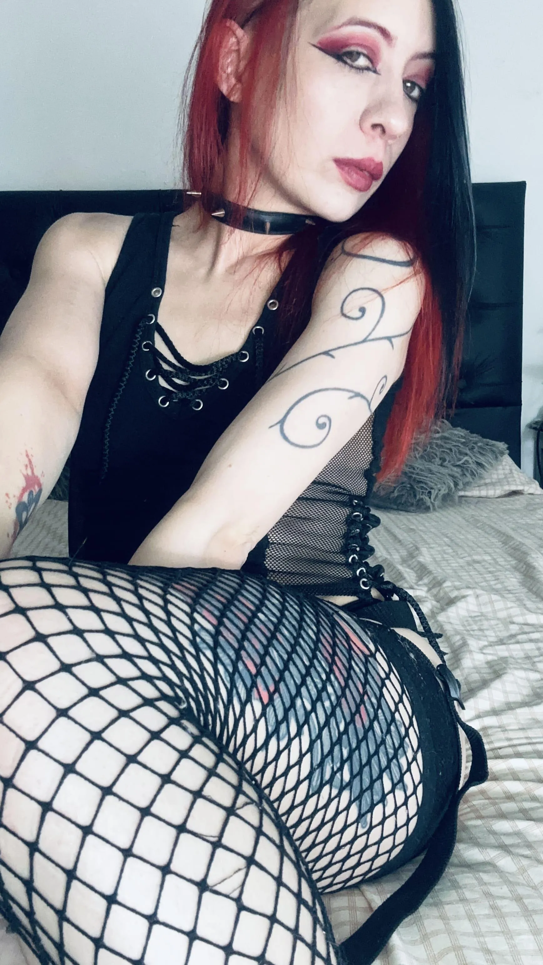 Is the fishnet fetish already dead?