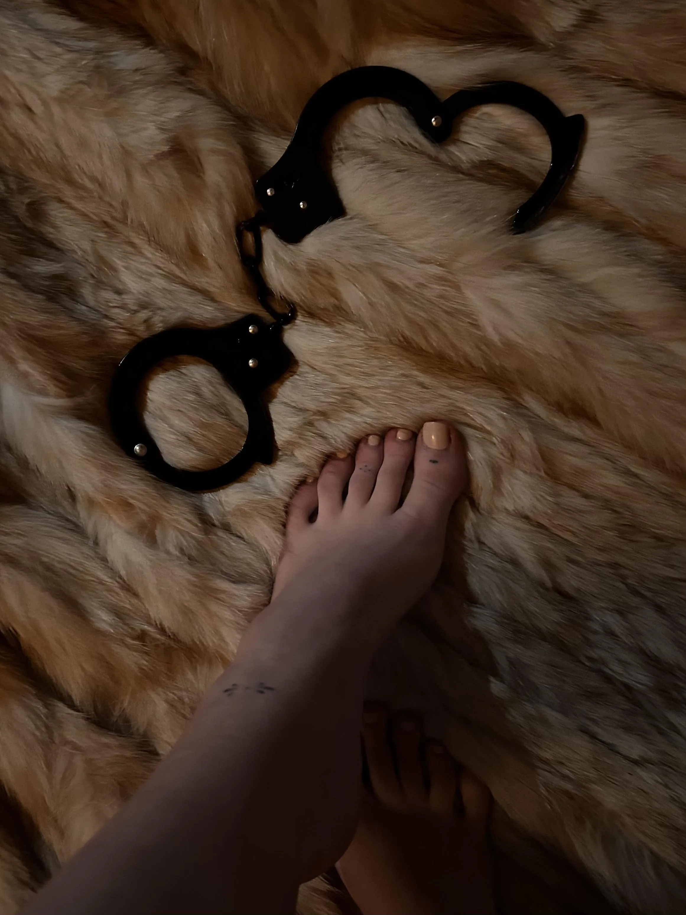 Late Night Fun 🫦💄 Rate my feet 0-10 in comments!😝