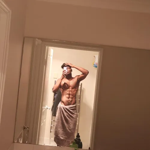 M4F looking for a way to spend Friday night