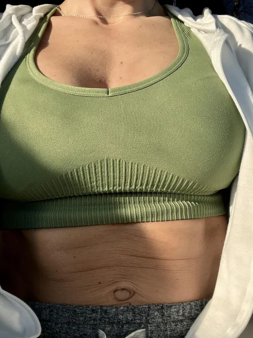 Mama out running kids around (40yo)