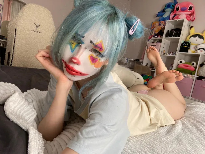 may I ask u to lie in with me? >.<