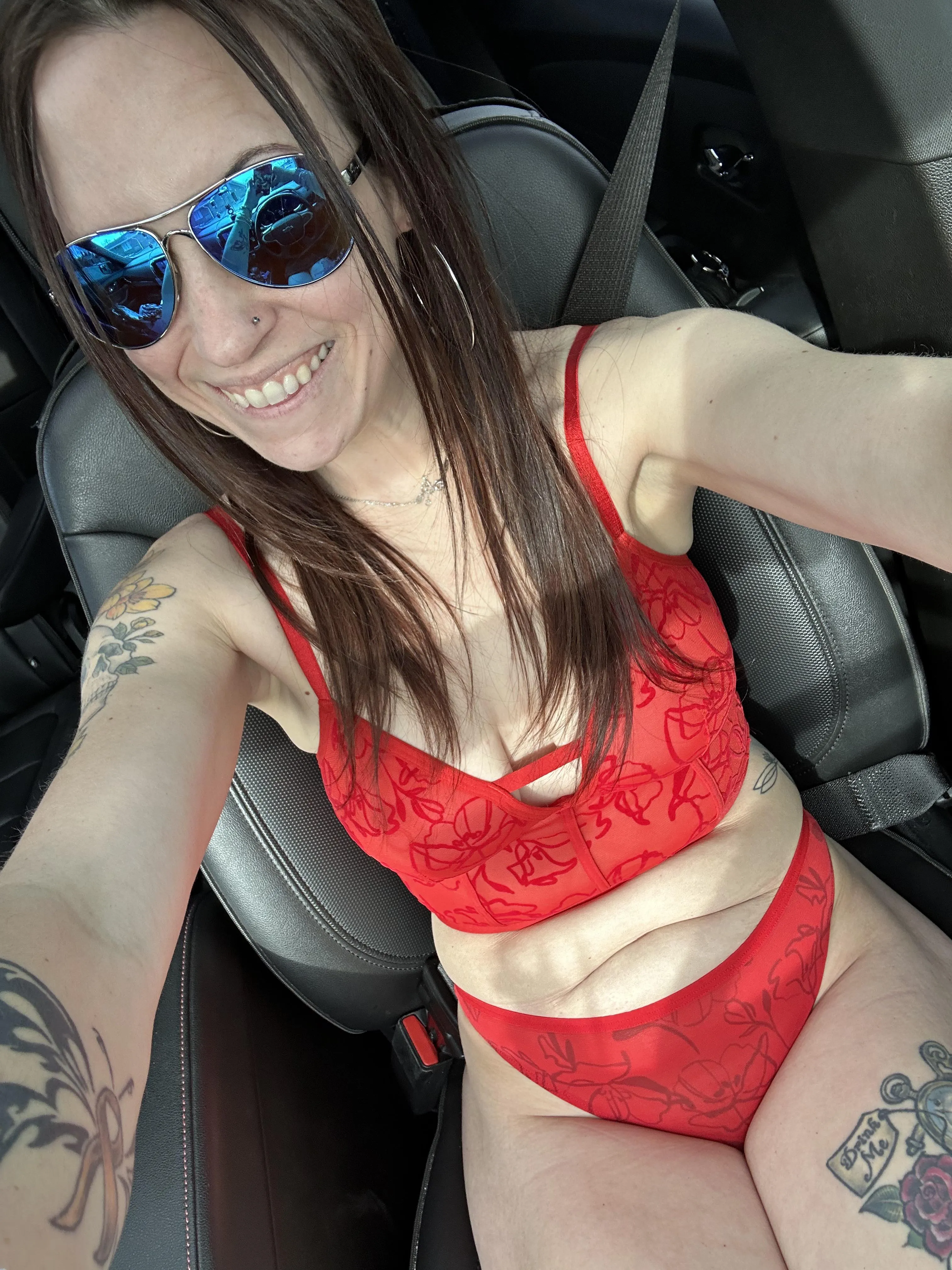 Think the dudes drying my car liked looking in and seeing me sitting like this?!