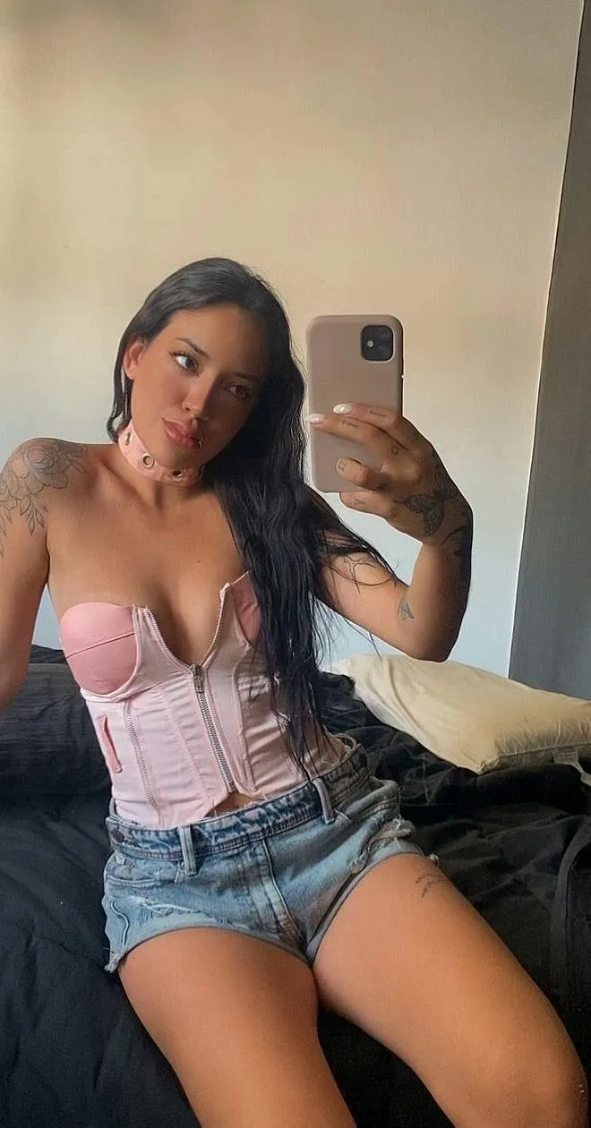 This bed is too big for me, wanna occupy this and cuddle my curves.