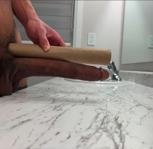 Upvote if I’m bigger.