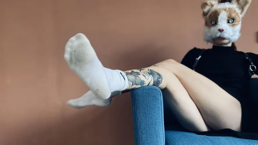 Which toe are you going to clean first puppy?