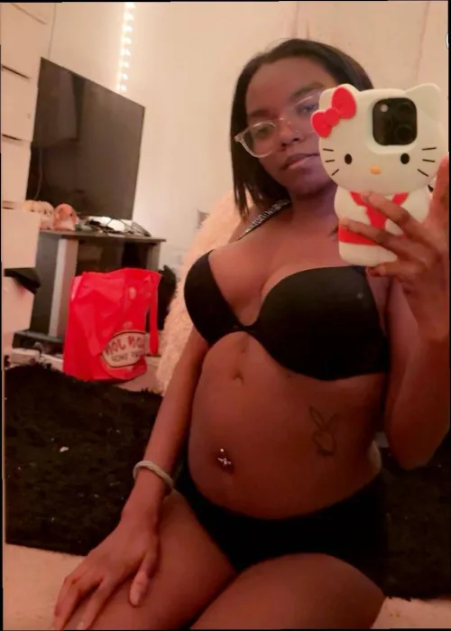 Would u fuck me? Im 19😈