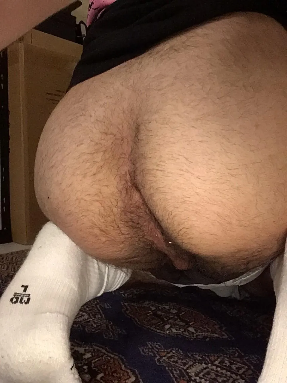 (18) m Germany new to this , anyone dom want to guide me and help me to get in it ?🥰😇