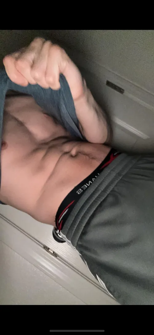 23 white us cali bi for fit masc muscular bros really like guys just built huge everywhere jocks+ clarsn3397 face,verbal,flexing add me and snap