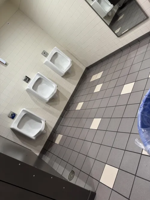 Austin Bergstrom (AUS)