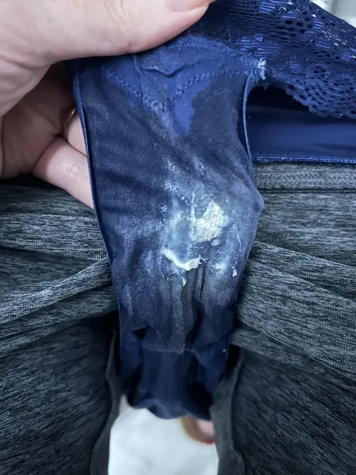 Creamy panties [UK] [29F]