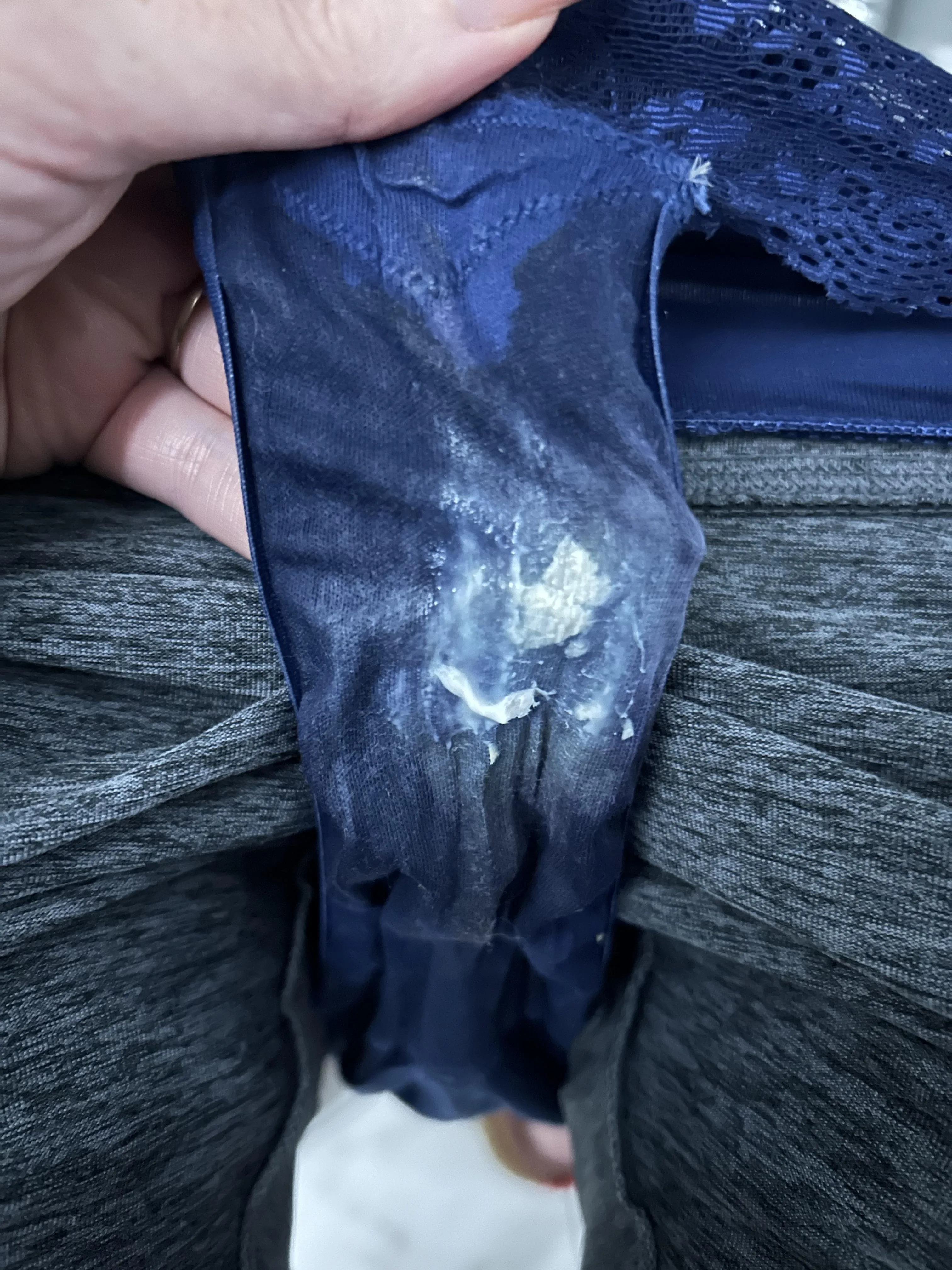 Creamy panties [UK] [29F]