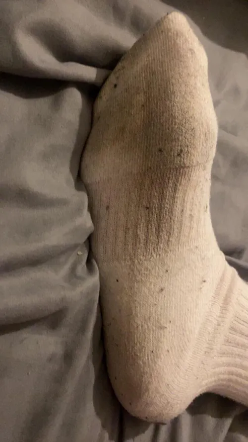 Do your job and worship my dirty smelly socks 🙇‍♂️ I bet you wish you could sniff them 👃🤤