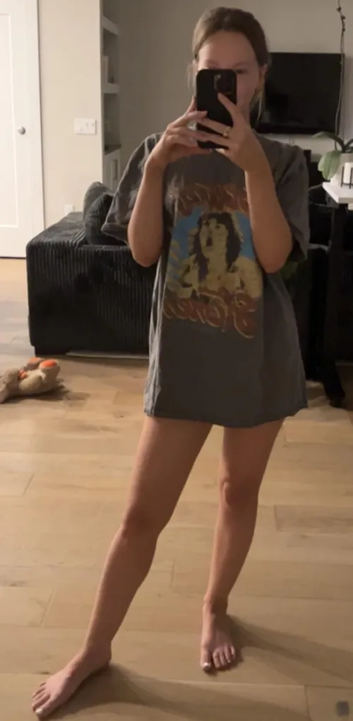 Feeling tiny in this Rolling Stones tee