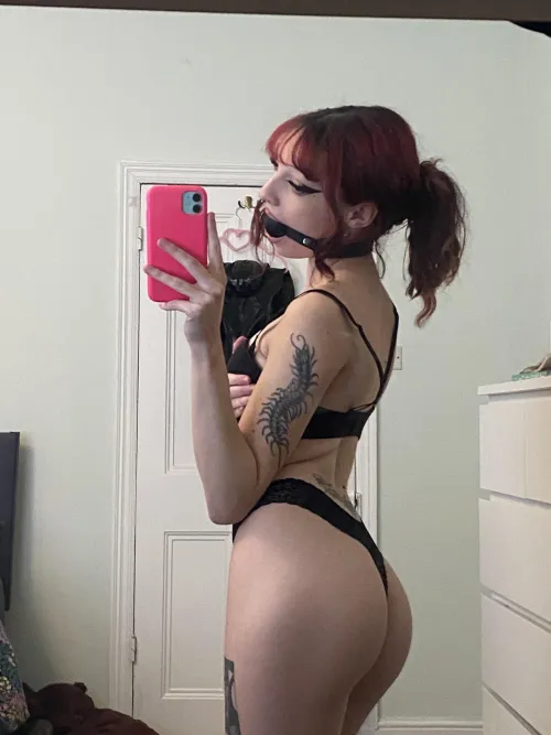 I look so hot like this 🖤