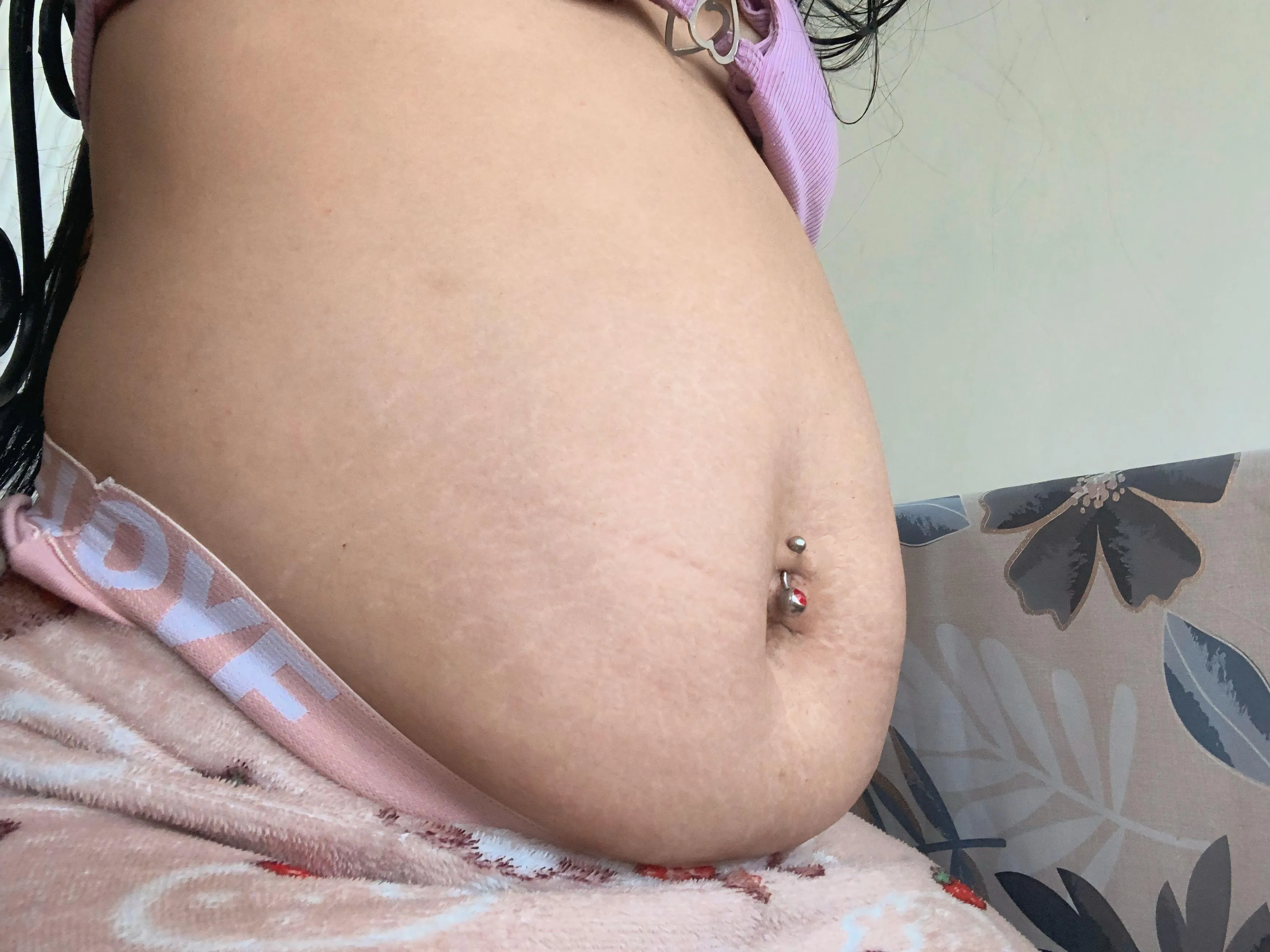 I'm craving some burgers with fries🥵