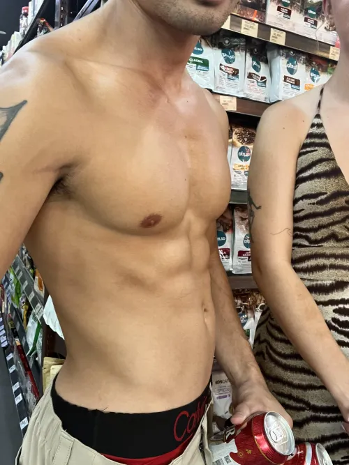 Letting my nipples say hello at the supermarket 😈😈❤️