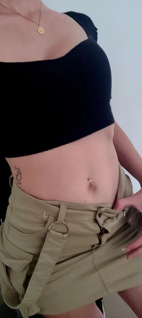 Look how sexy any outfit that shows the belly button looks