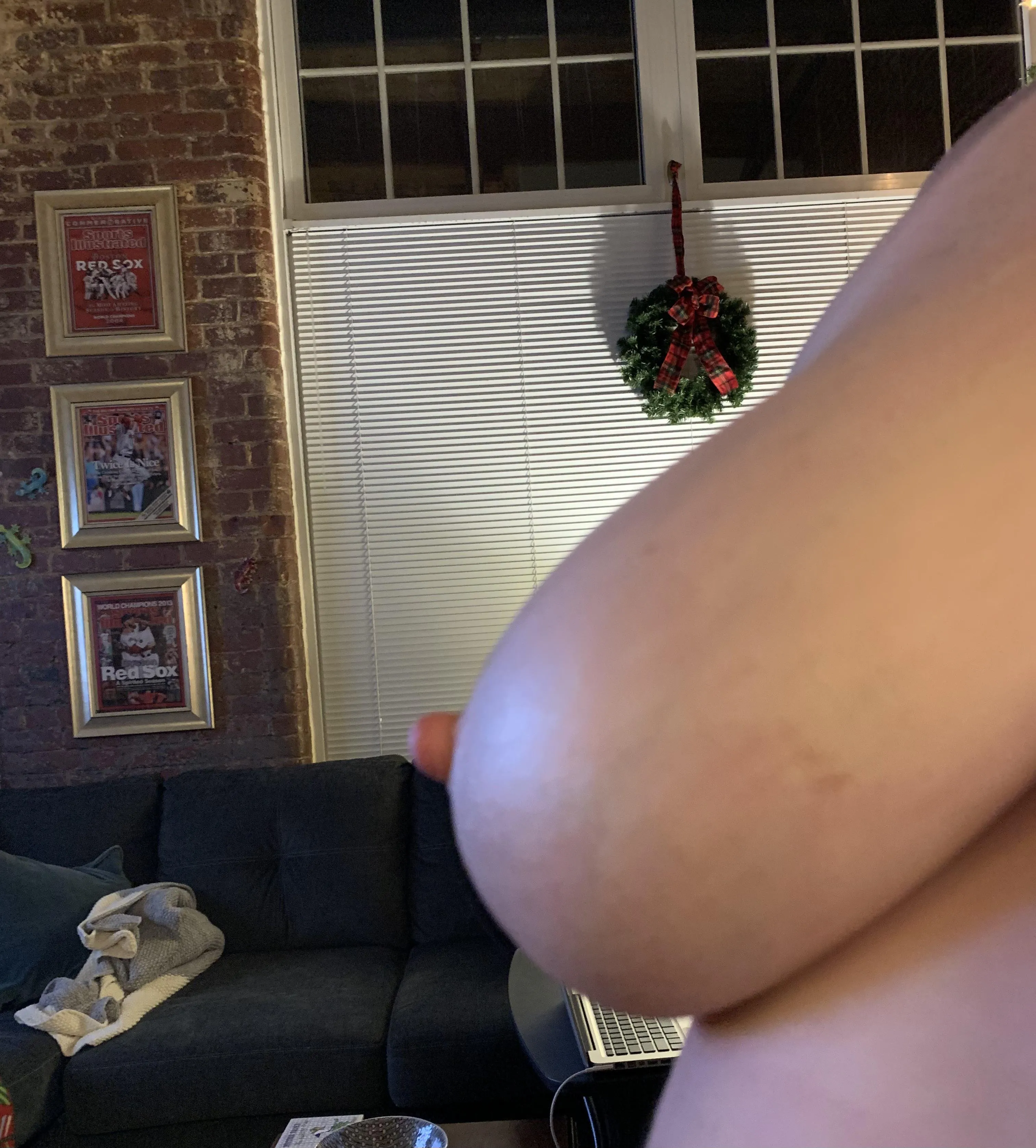 Natural side boob is the best