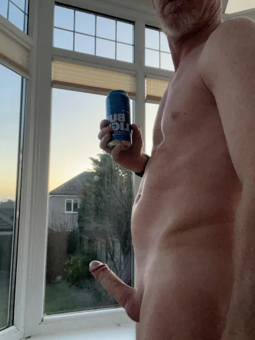 There’s no light but definitely movement in that window 😊Would you light up and join in?