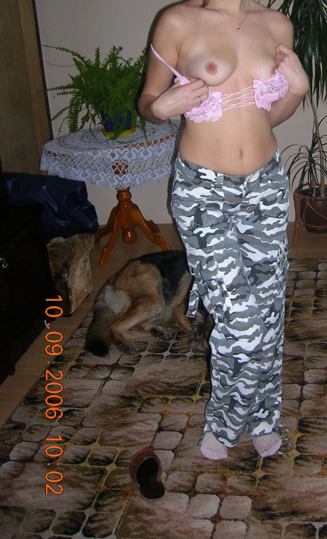 [2006,25] Wife, mother of 1