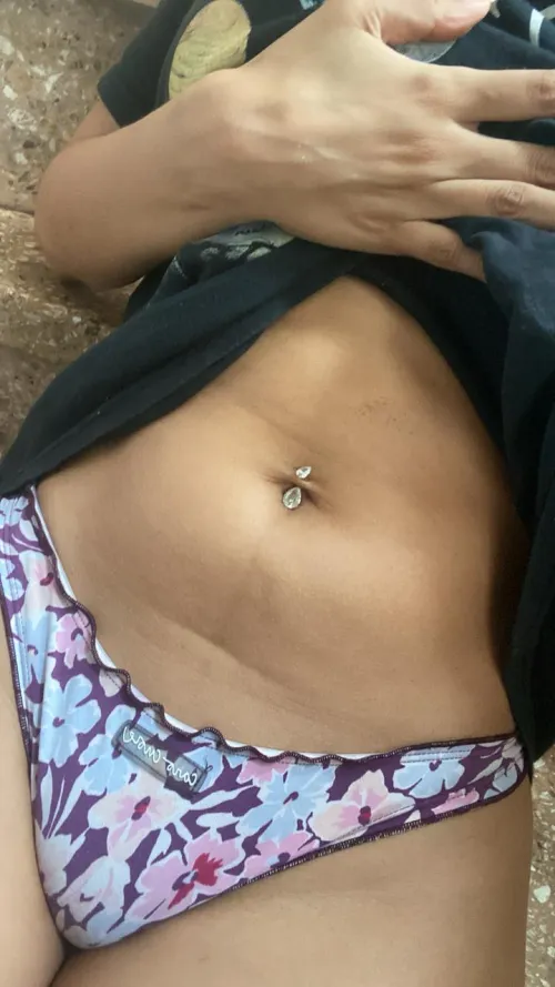 A very nice day enjoying the breeze of the wind on the stairs