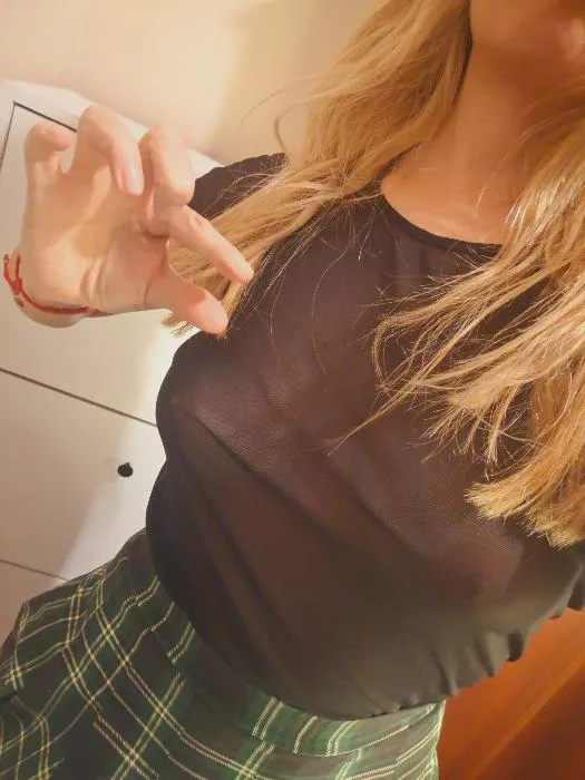 Arrow up and say yes if you're under 6.5 inches, I WILL ask for proof