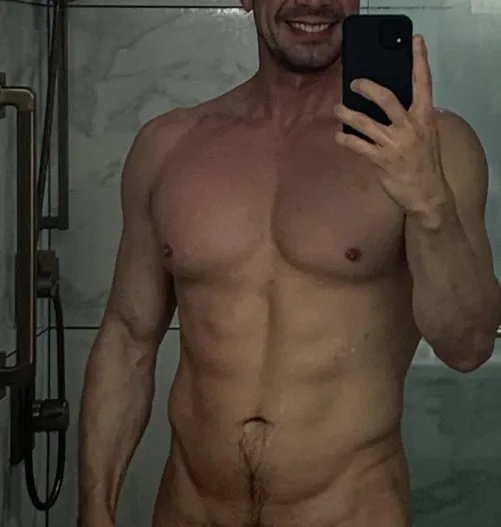 [M]4[FM]  Miami 6’2 tall handsome, 8 in big thick cock  -looking for  Mfm ,Hotwife and ladies -I do Yoni tantric massages 💦💦💦 reply with pics& ((location))  must verify ! 😍😍😈😈