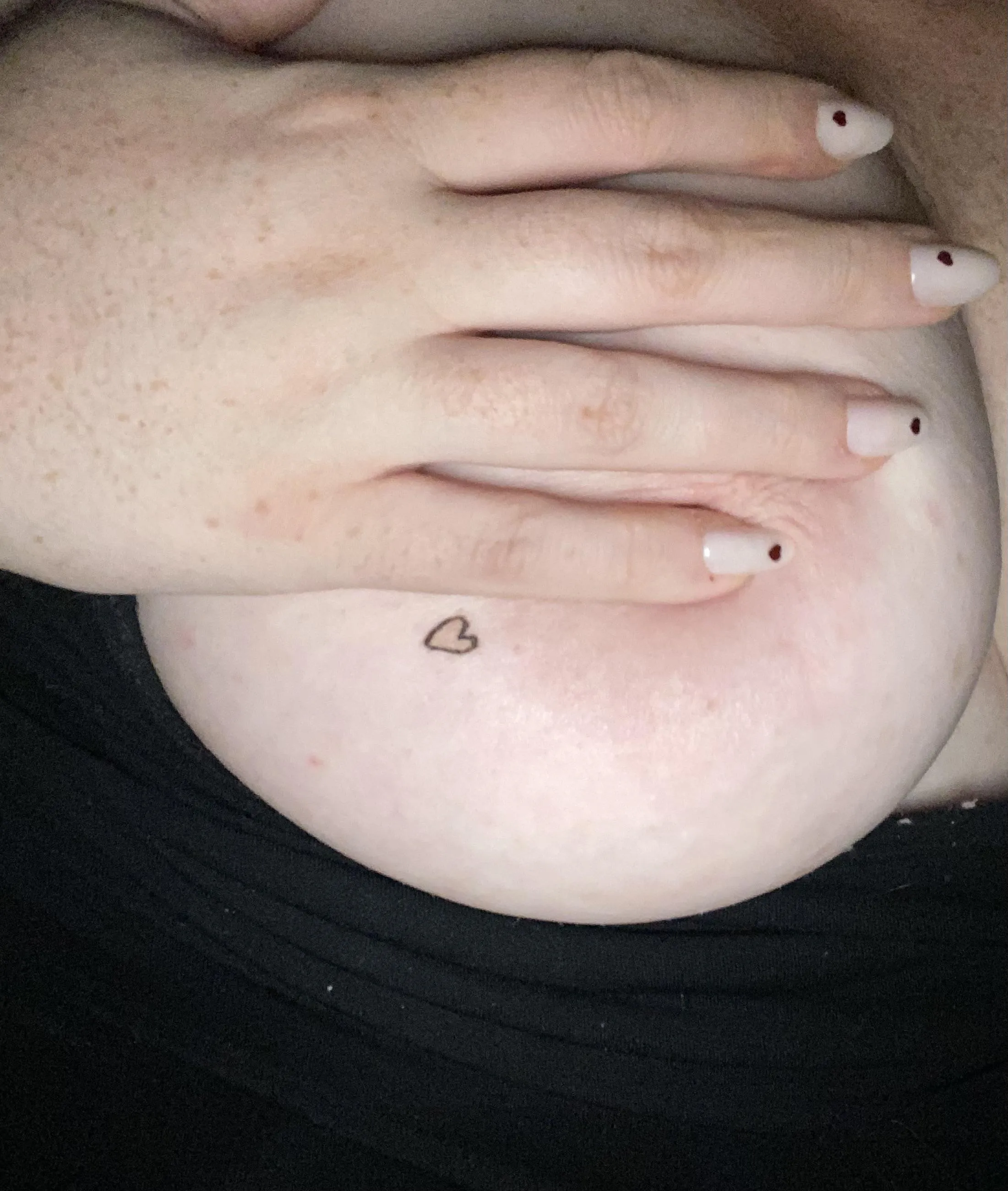 Outlined a cute freckle I have 💕