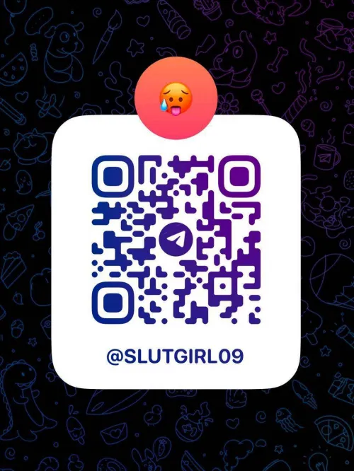 She actually sends free nudes and seexting text her