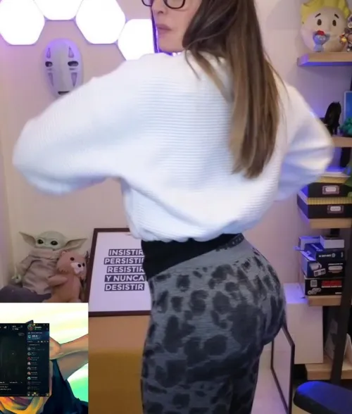 She's still got it 😩