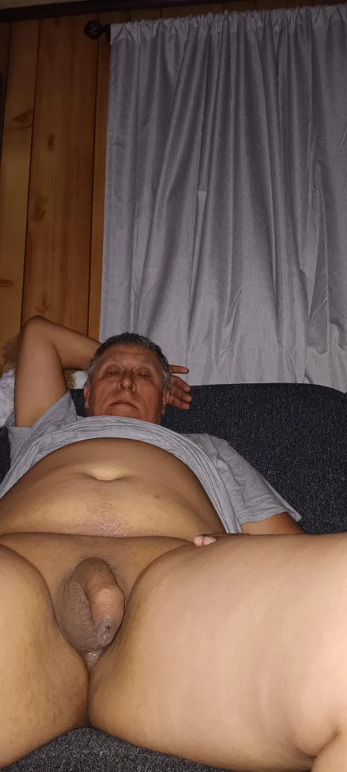 60 m Latino bottom looking for sex