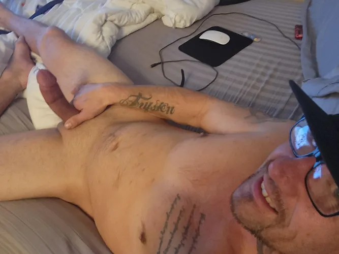 Any Minnesota ladies looking for someone excitement tonight? D(M)s open 39! I can Host