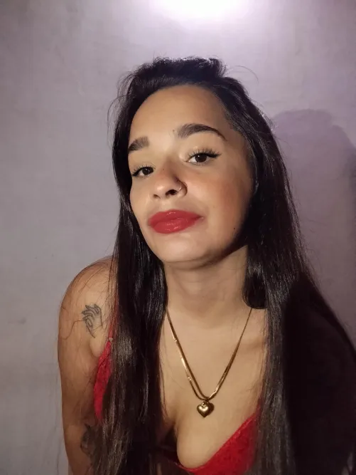 Do you think that color on my lips is the right one for me?