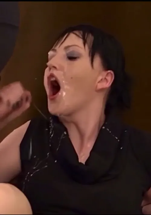 Hands free plastering