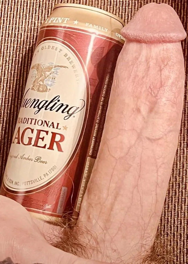 It took me way too long to discover this sub lol. Enjoy my cock!