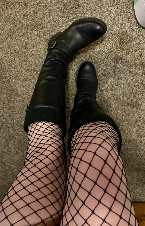 It’s ok to simp over my fishnets and boots. I know you can’t help it.