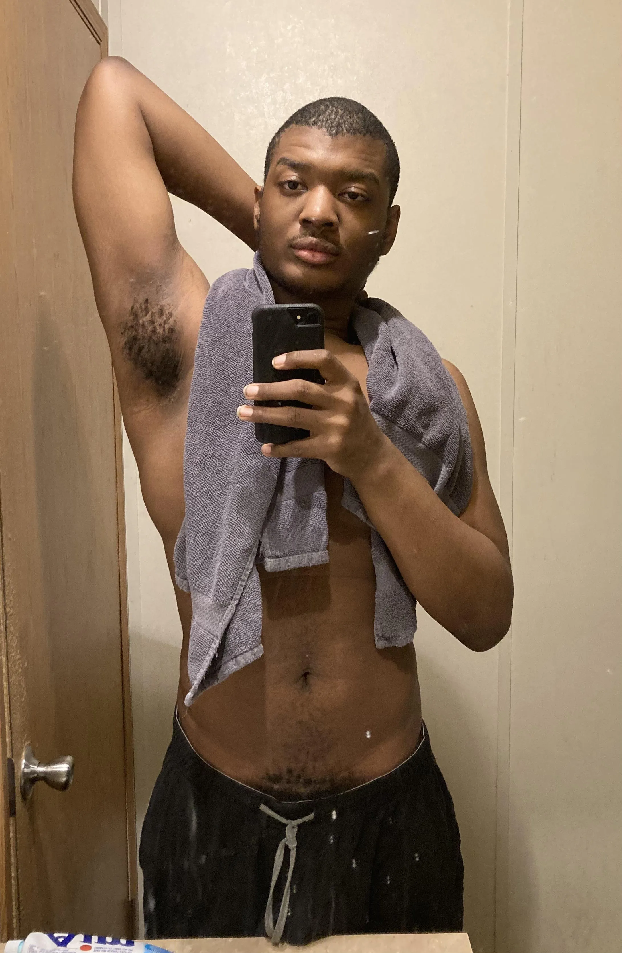 To answer the DMs: Yes I’m hairy in other places 😜