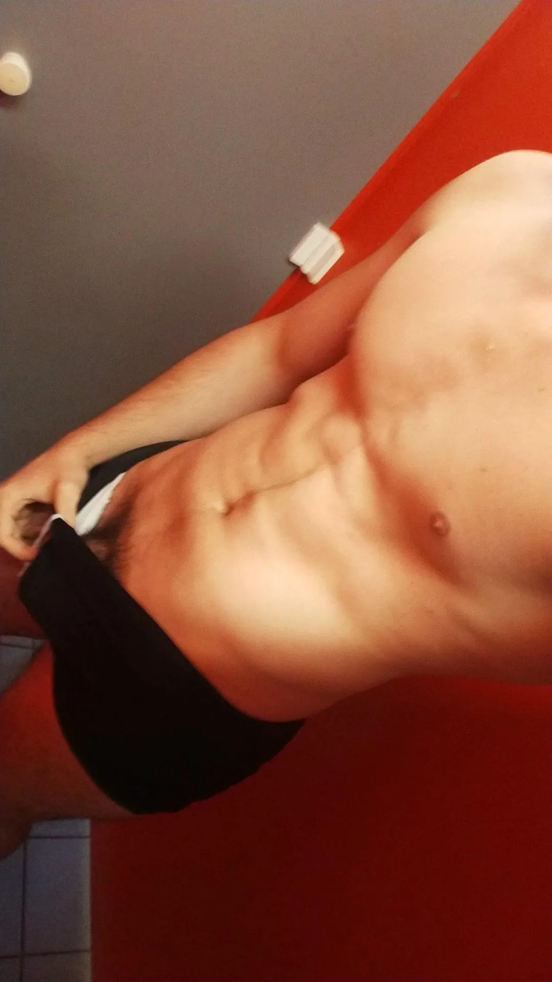 Tu me rejoins à la piscine ou directement dans les vestiaires ?