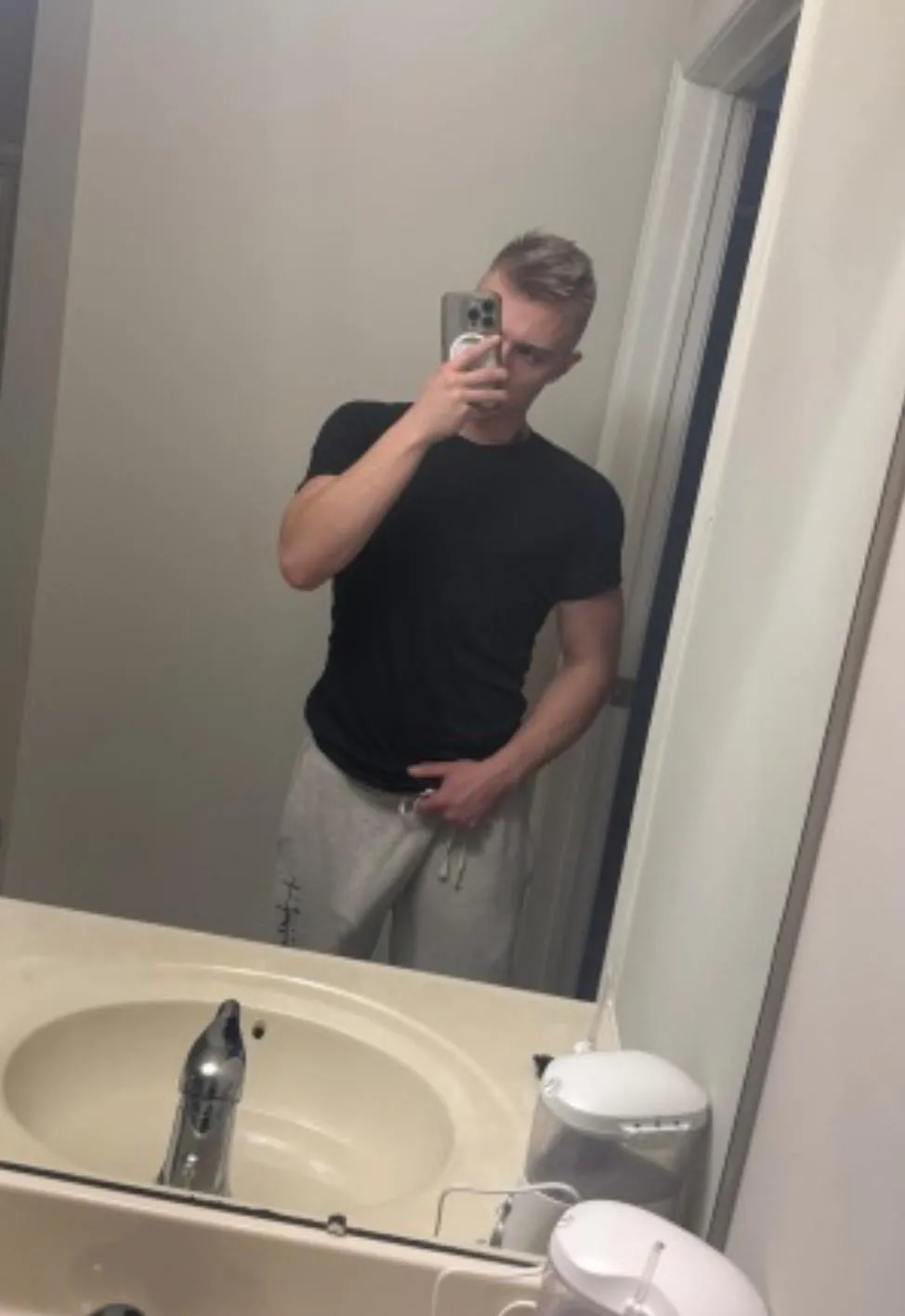 22 M4F, 9”, looking for fun tn