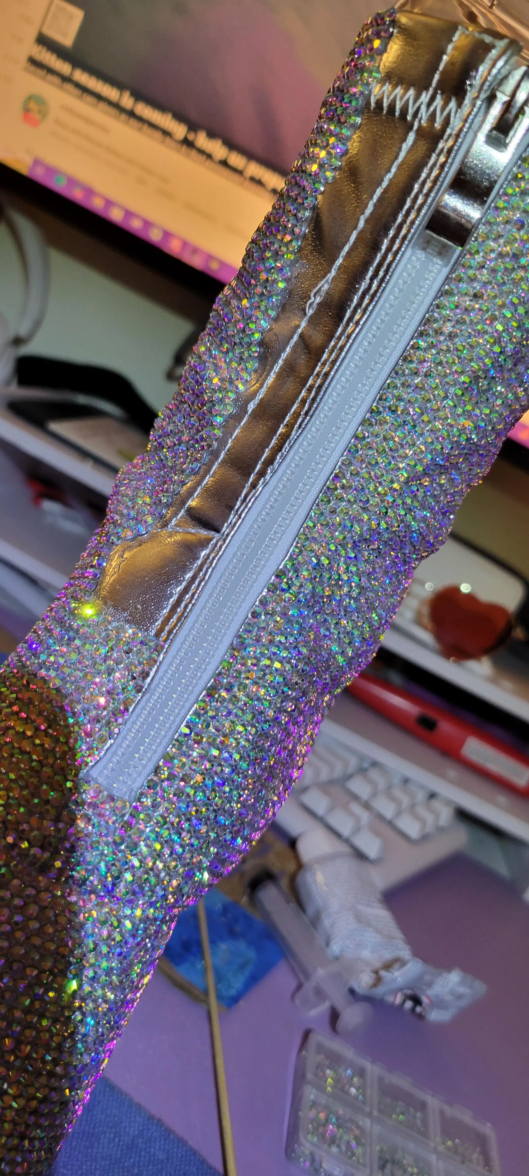 Best way to camouflage zipper?