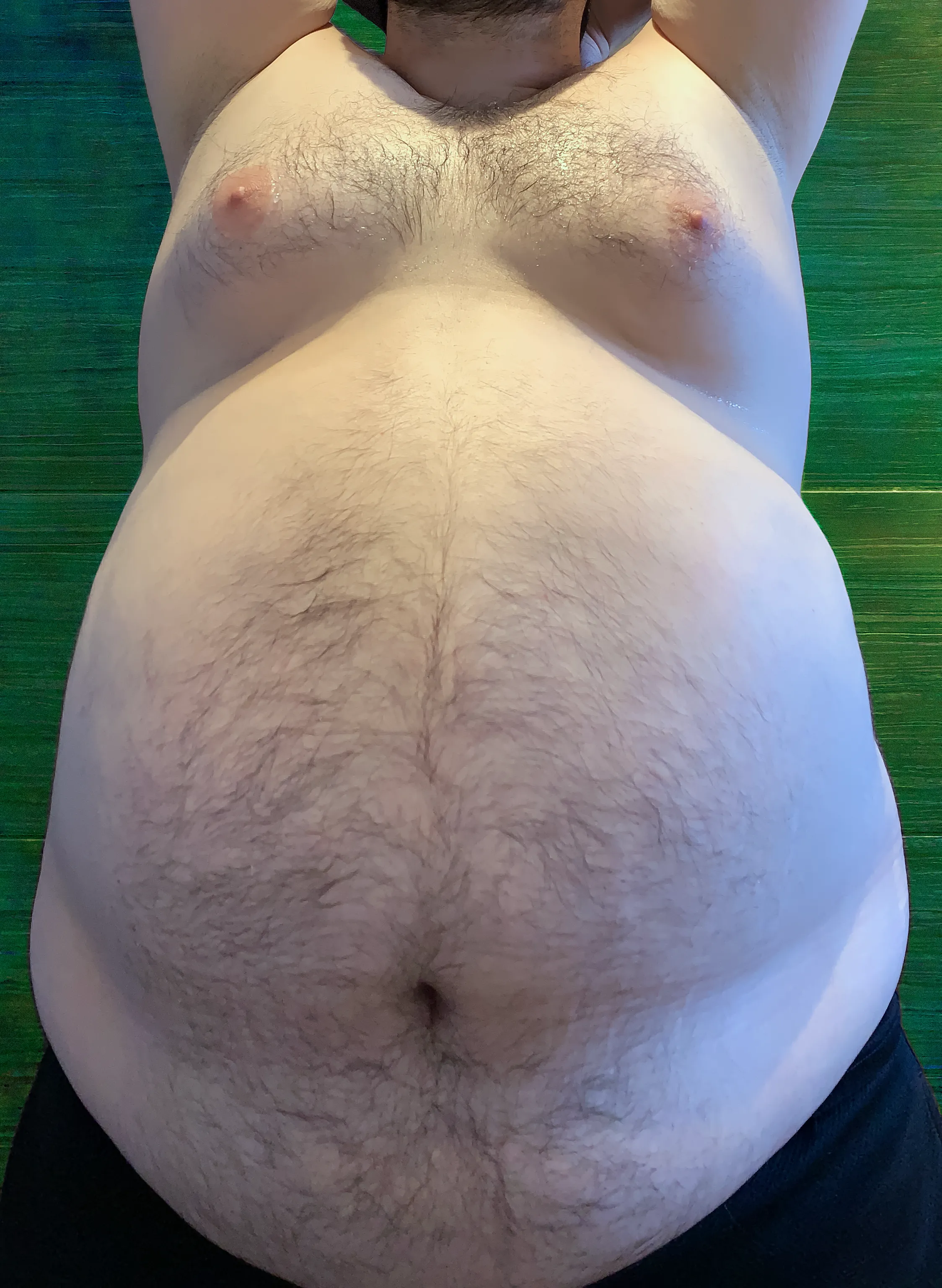 Big belly & Wet tits Monday 😋