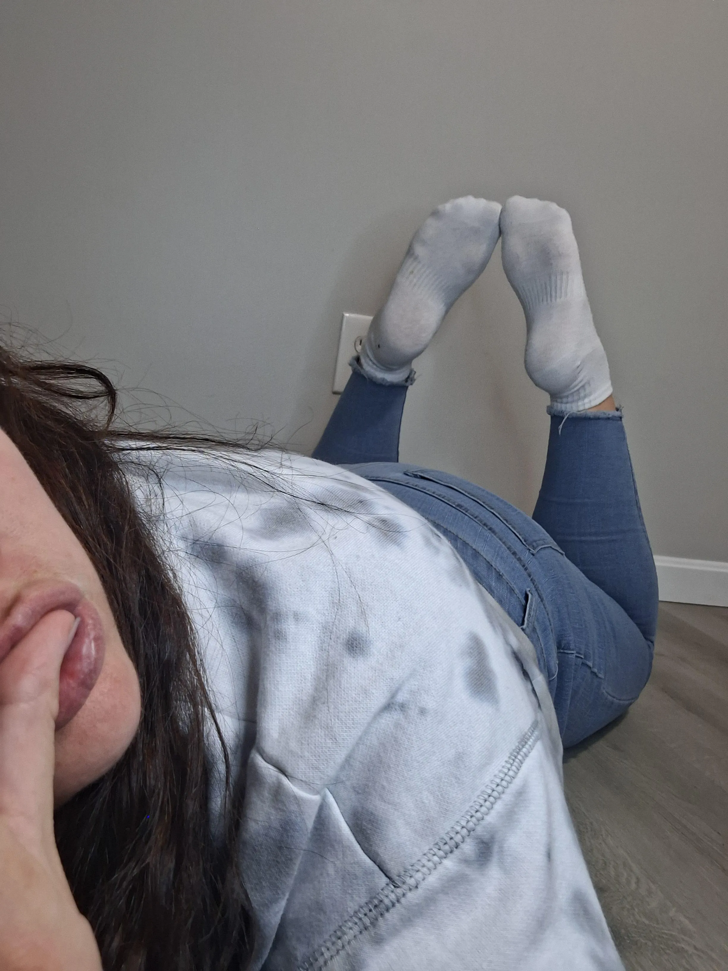 Brand new white ankle pair in the pose 🫶🏻