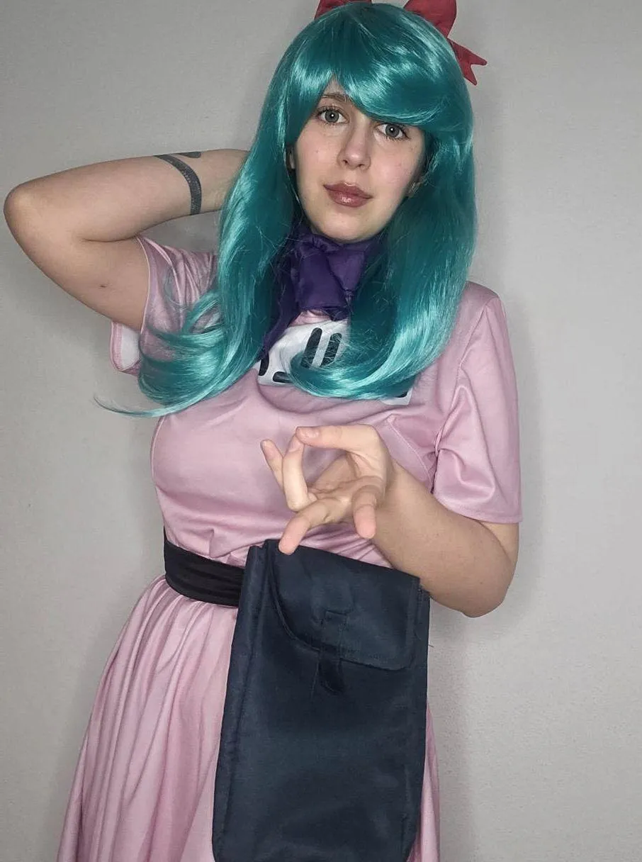 Bulma sending some peace by Luna