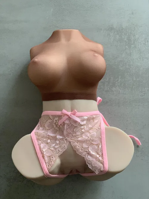 despite her small size, Dita knows how to steal the spotlight... 🔥
Size doesn't define seduction — and this doll proves it. With a little creativity, a loose panty laced up to fit well.