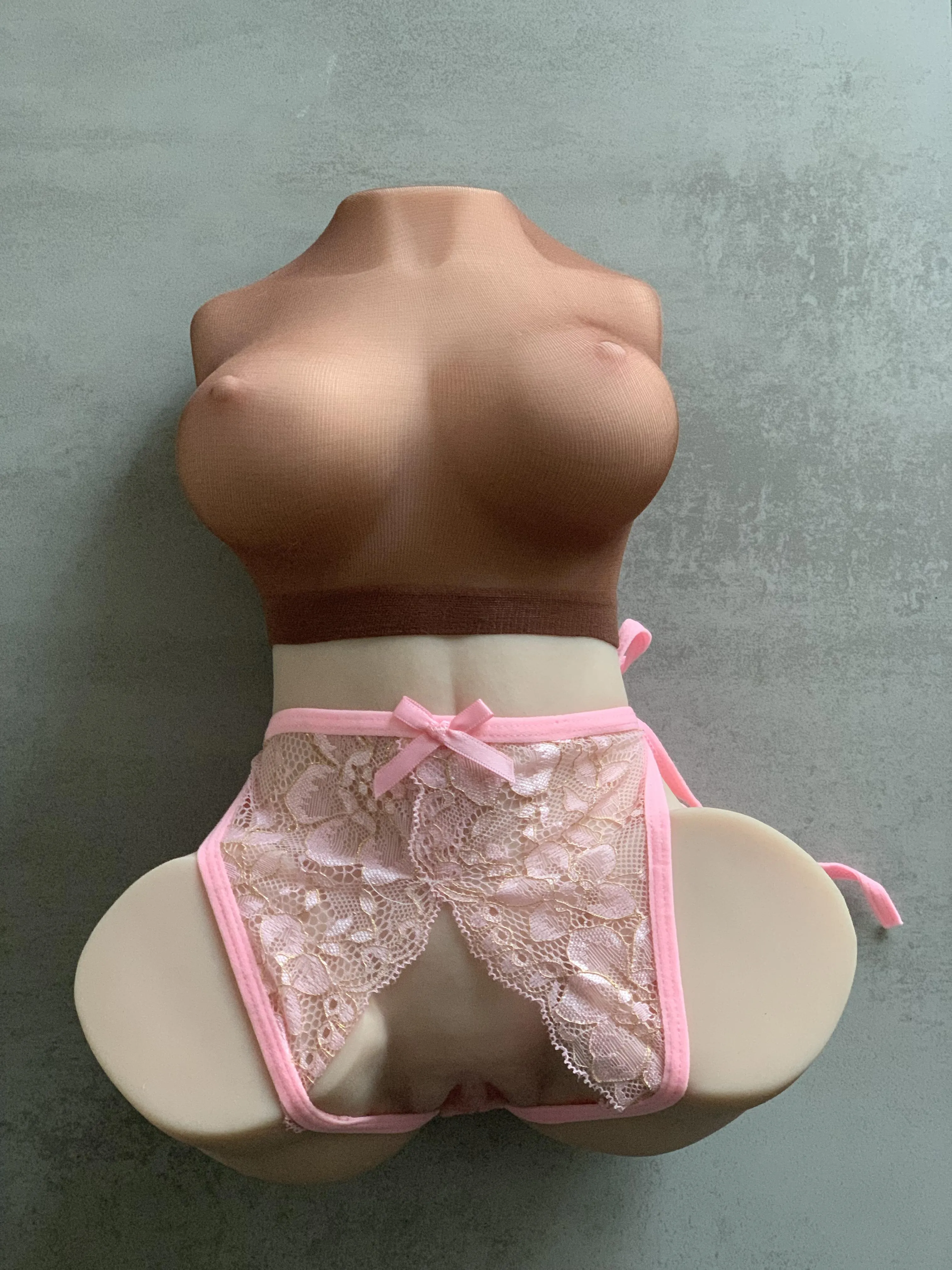 despite her small size, Dita knows how to steal the spotlight... 🔥
Size doesn't define seduction — and this doll proves it. With a little creativity, a loose panty laced up to fit well.